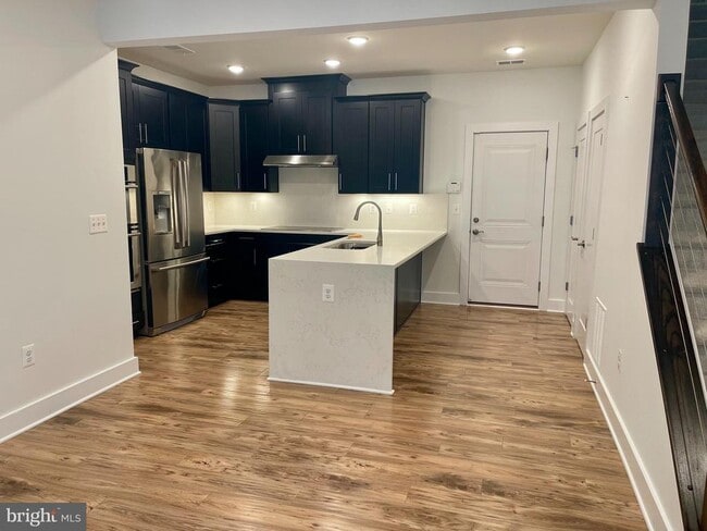 Building Photo - 44774 Tiverton Sq