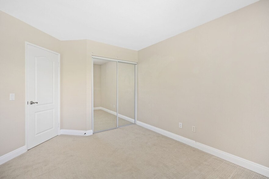 Building Photo - 24912 Barclay Ln