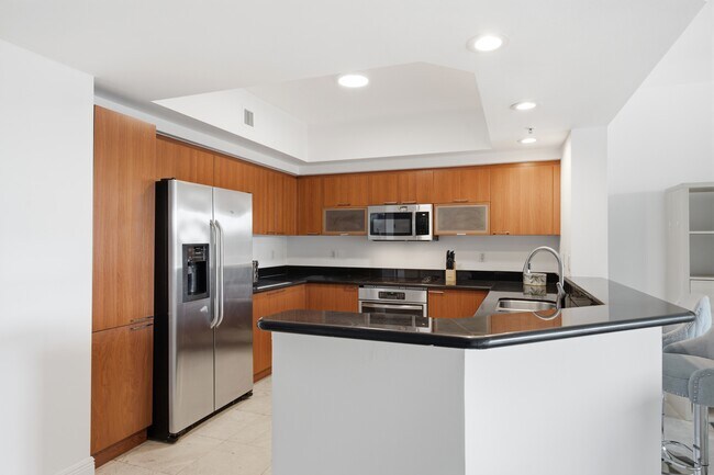 Building Photo - 14951 Royal Oaks Ln