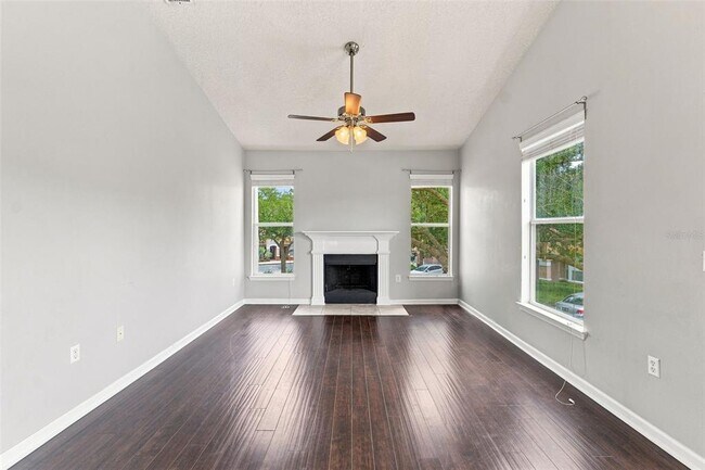 Building Photo - 10436 Villa View Cir