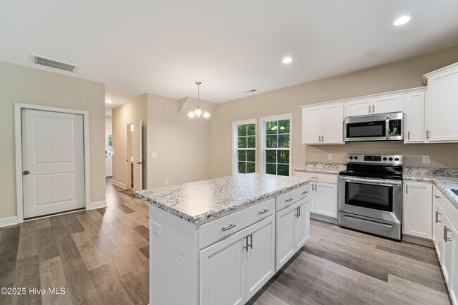 Building Photo - 133 Navy Blue Dr