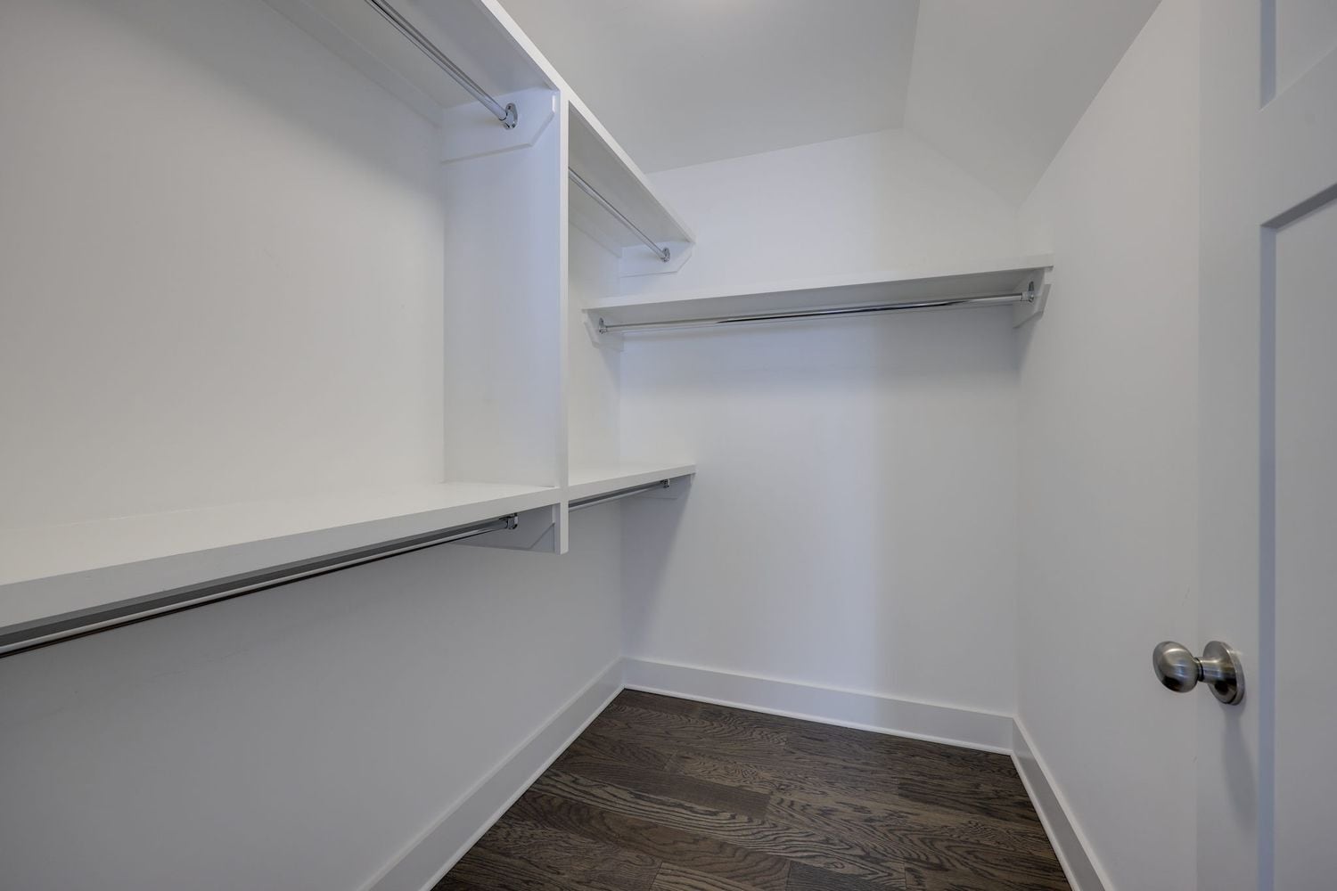 First-floor king bedroom 2 with walk-in closet - 726 Mill Creek Meadow Dr