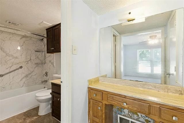 Building Photo - 904 Rusk Dr