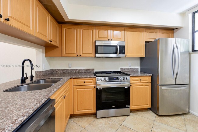 Building Photo - 109 Lake Emerald Dr