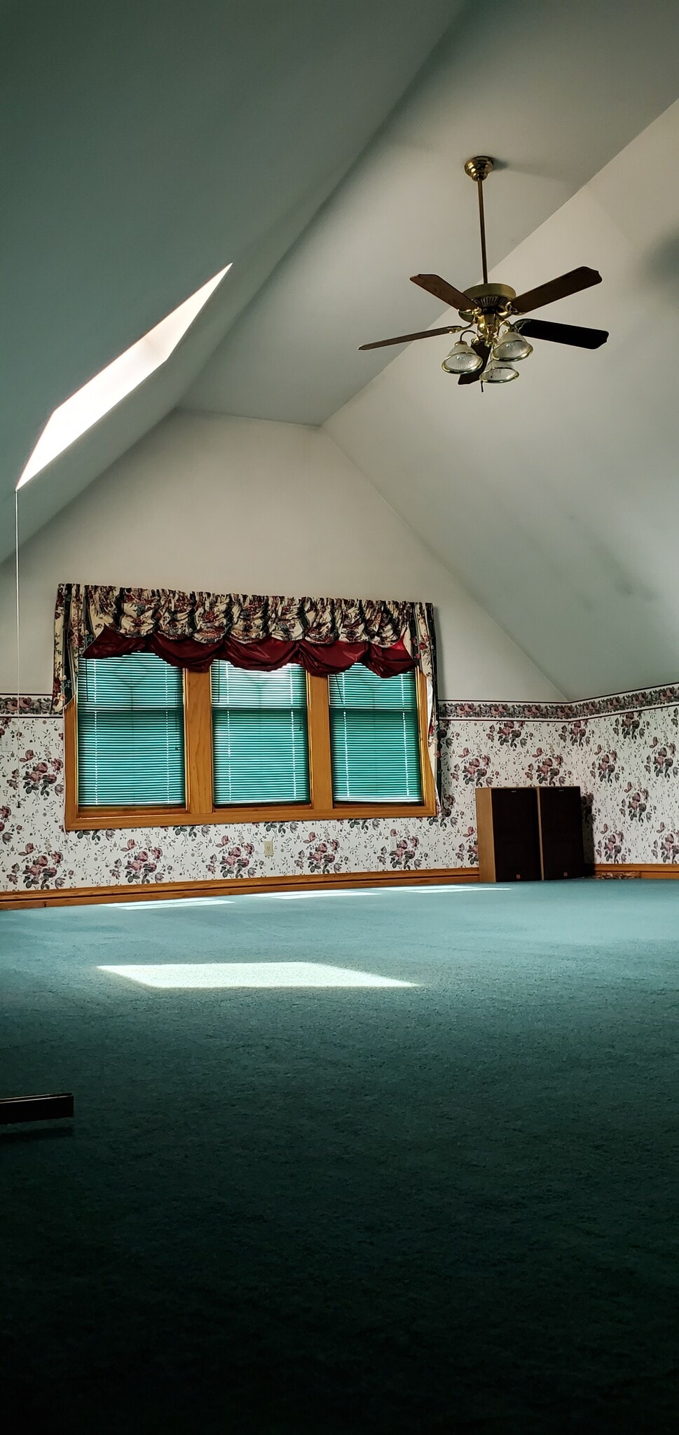 Third Floor - 204 Crawford Ave