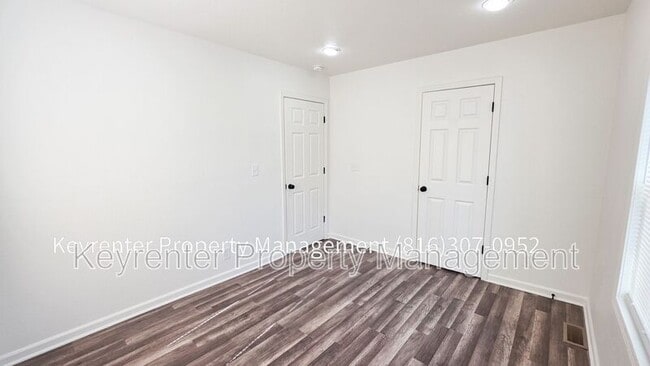 Building Photo - 7013 Bellefontaine Ave