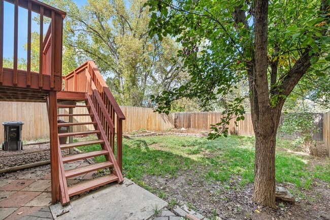Building Photo - 3-bedroom, 2.5 bathroom home across the st...