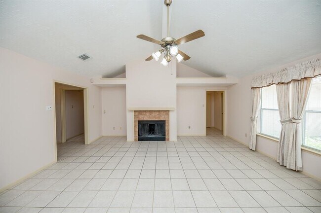 Building Photo - 13211 Rosstown Dr