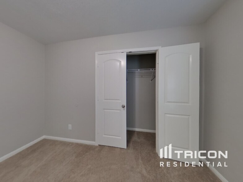 Building Photo - 2417 Regatta Ln