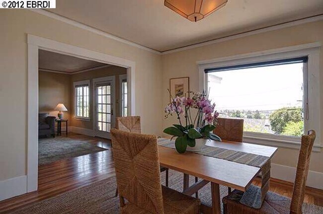 Building Photo - Gorgeous North Berkeley 3 Bedroom