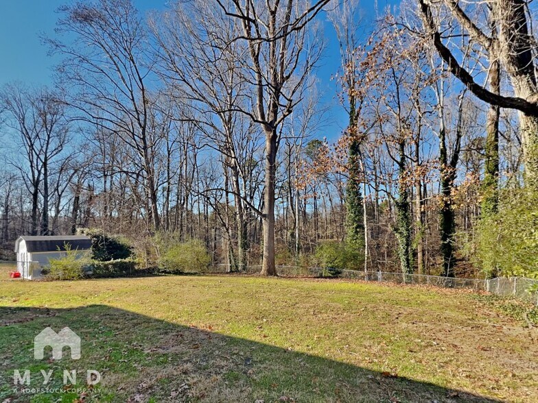 Building Photo - 2634 Skyland Dr