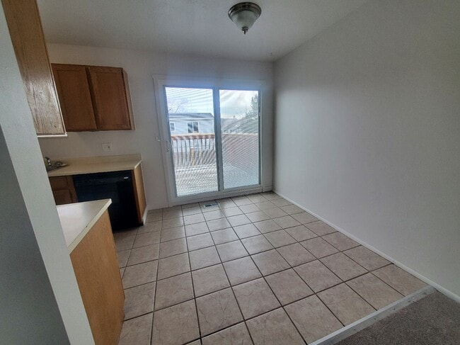 Building Photo - 4735 Wedgecliffe Dr