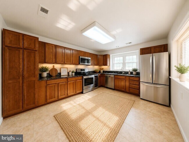 Building Photo - 10701 Kings Riding Way