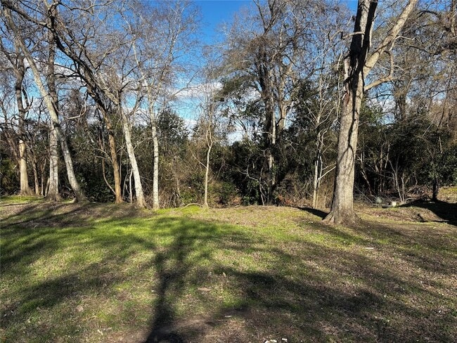 Building Photo - 100 Ross St