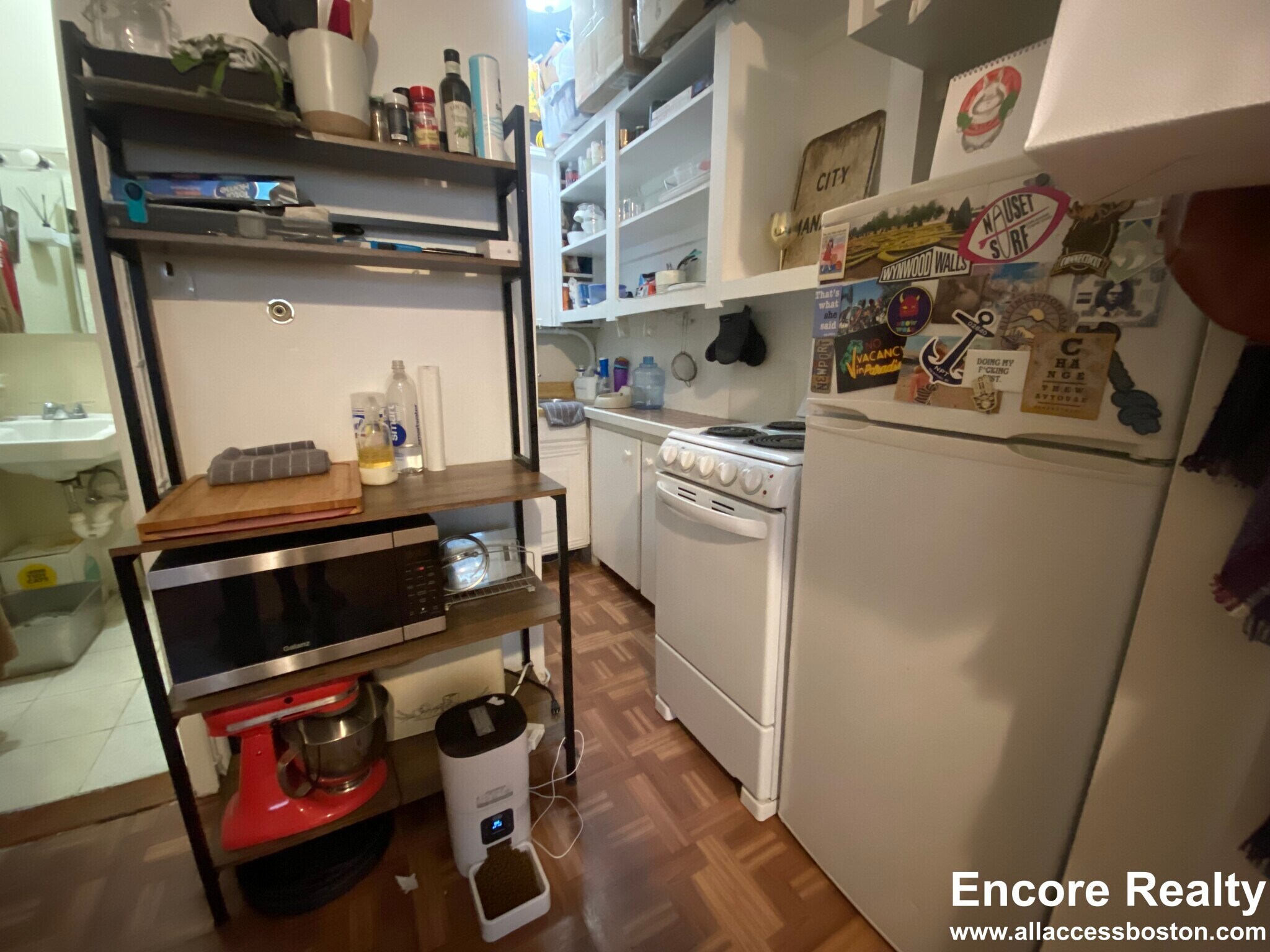 Building Photo - 40 Anderson St