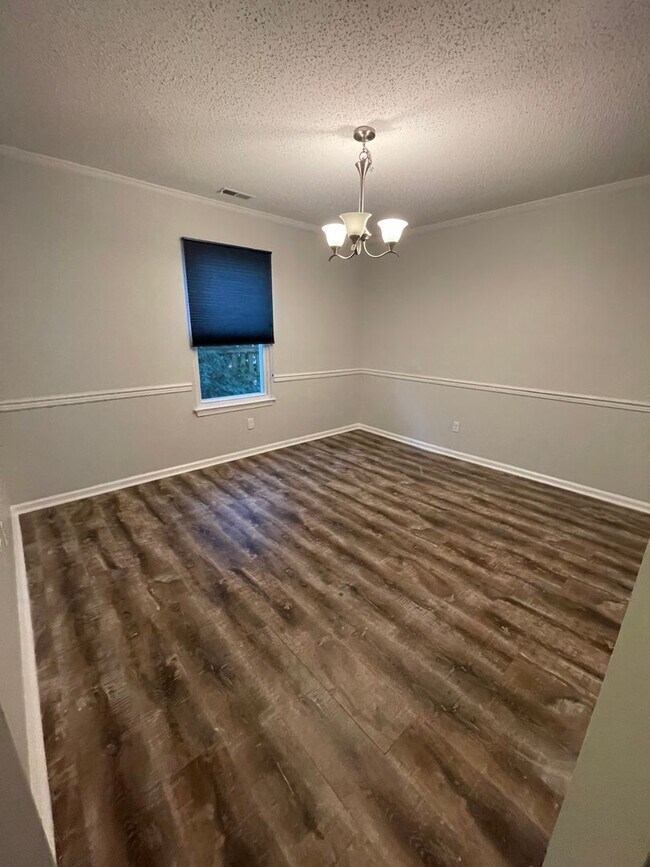Building Photo - 4 BED / 3 BATH SINGLE FAMILY IN SALEM LAKES!