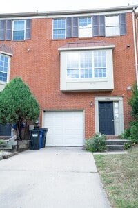 Building Photo - 8202 Ashford Blvd