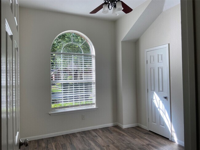 Building Photo - 130 S Veranda Ridge Dr