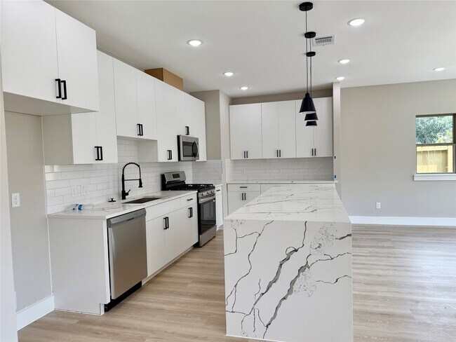 Building Photo - 2519 LIGURIA LN Ct