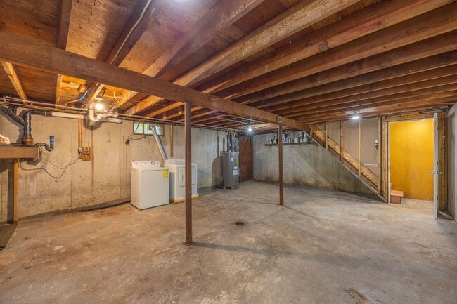 Building Photo - 2 Bedroom Ranch with Scenic Setting