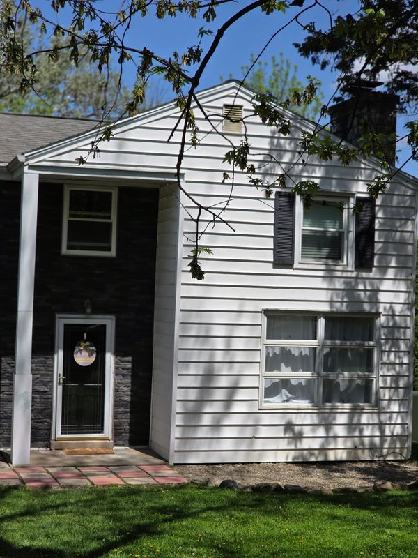 Building Photo - 869 Hillside Dr