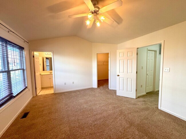 Building Photo - 2948 Crystal Spring Ln