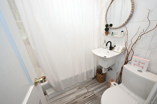 Building Photo - 3 New Castle Dr