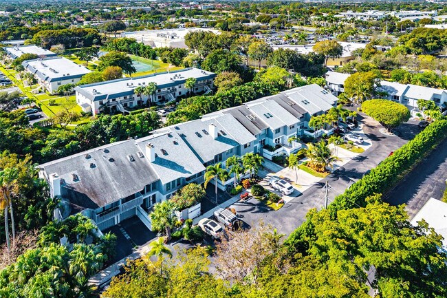 Building Photo - 2940 Florida Blvd