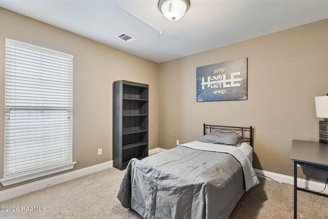 Building Photo - 122 Acacia Ln