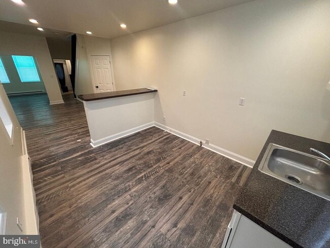 Building Photo - 2324 N Lambert St