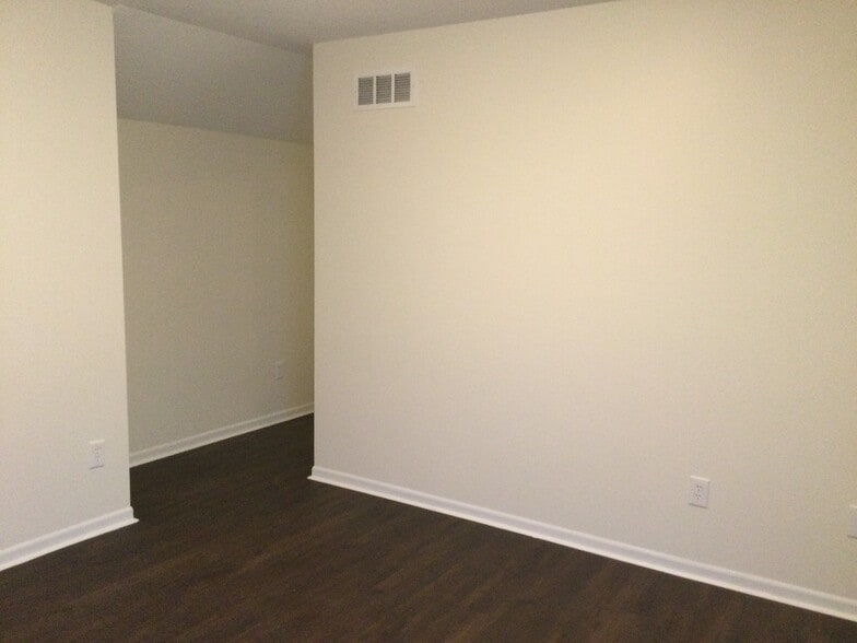 Building Photo - 7885 Butterfield Ln