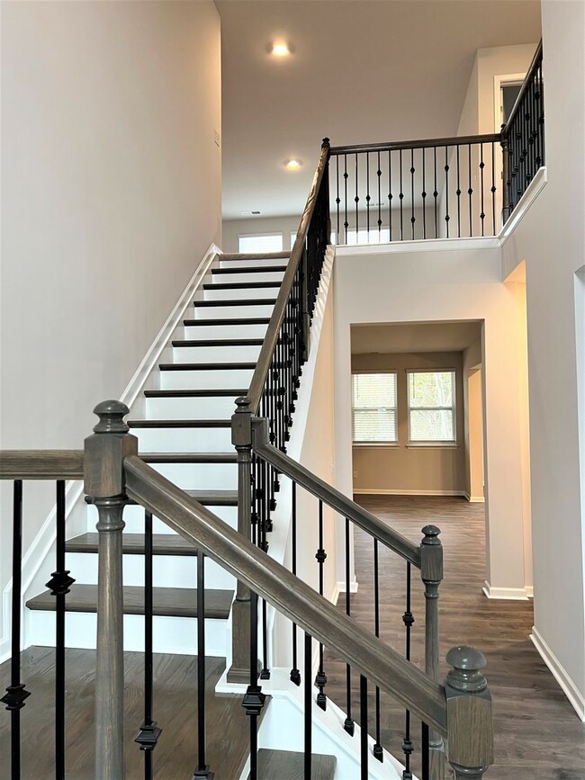Building Photo - 1011 Altavista