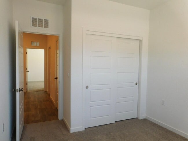 Building Photo - 6062 E Ramona Wy