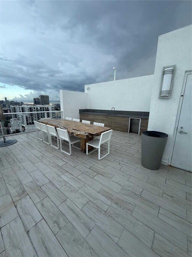 Building Photo - 4250 Biscayne Blvd