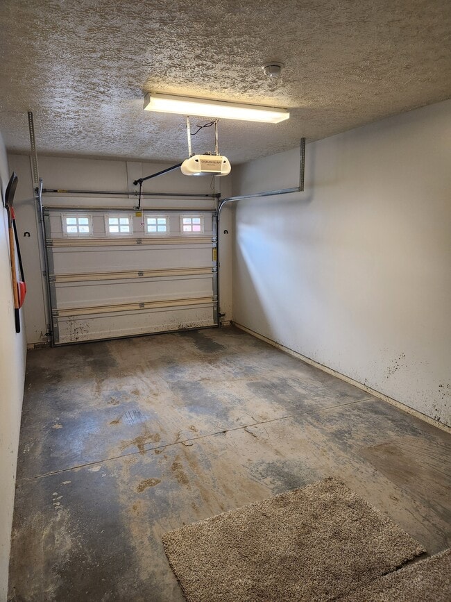 Building Photo - 28 Holler Rd