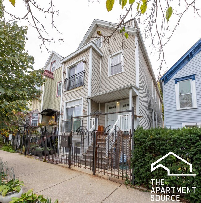 Building Photo - 2554 W Cortland St