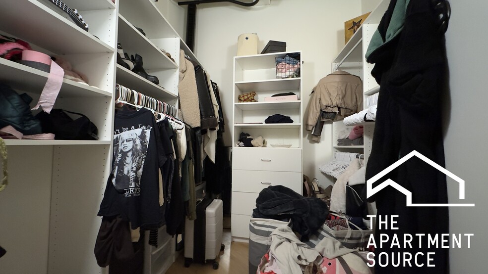 Building Photo - 411 S Sangamon St