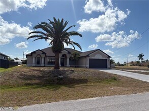 Building Photo - 421 NW 36th Ave