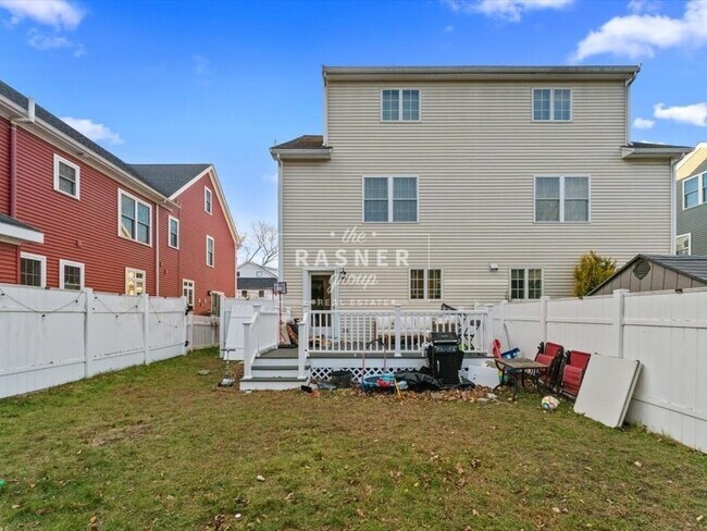 Building Photo - 17 Beacon St