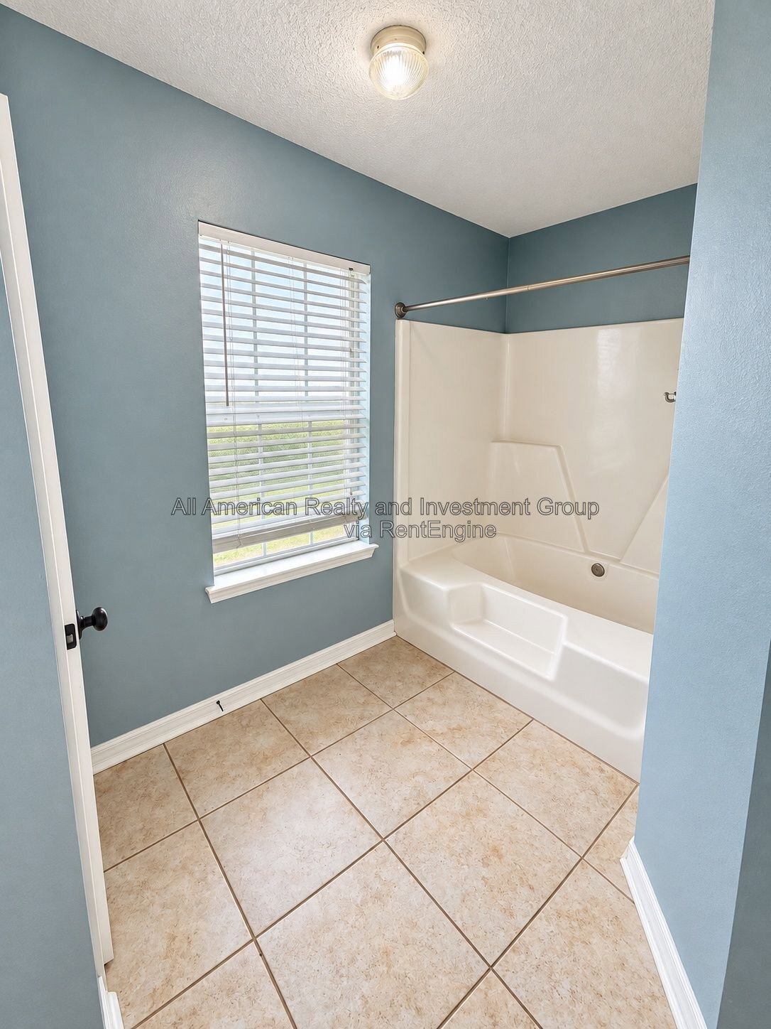 Building Photo - 561 Rough Leaf Ln