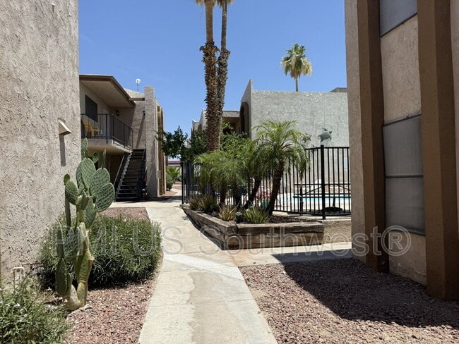 Building Photo - 1280 Mohave Dr