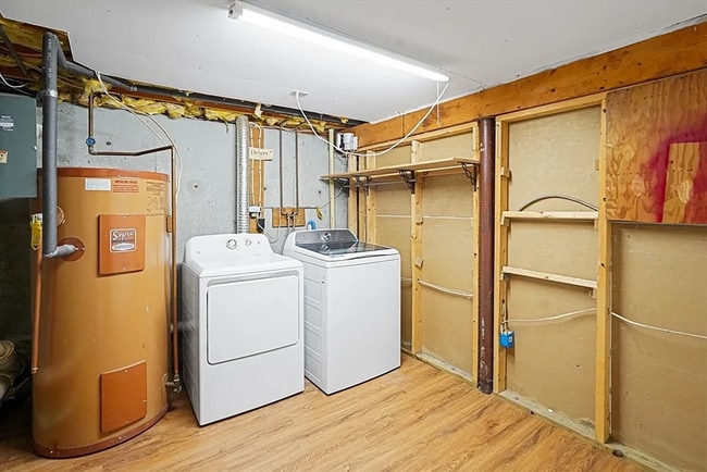 Building Photo - Modern, Cozy 2BR Home with Basement & Park...