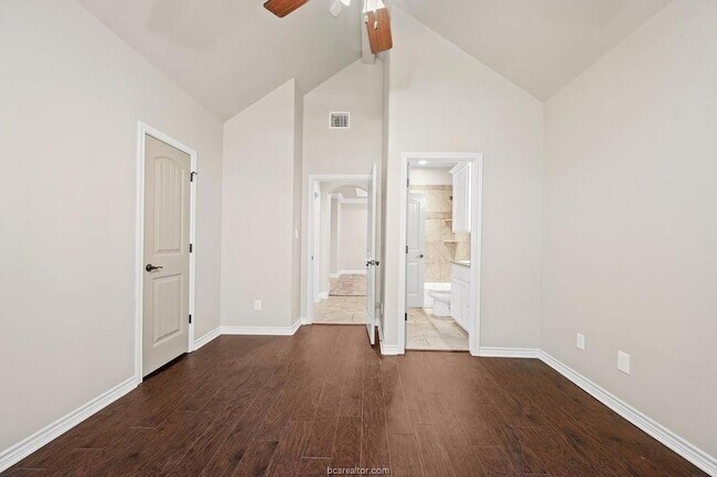 Building Photo - 3821 Estes Pk