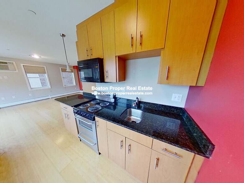 Building Photo - 461 Park Dr