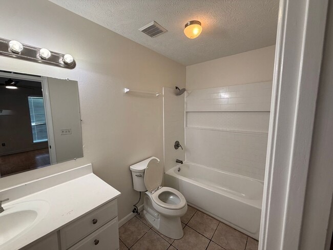 Building Photo - 112 Foxworth Dr