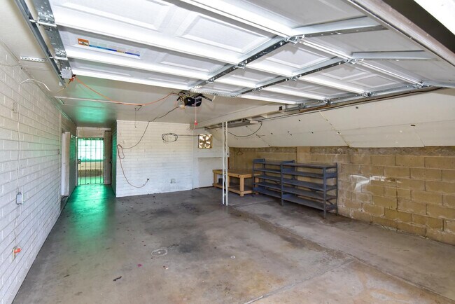 Building Photo - 439 E Brown Rd
