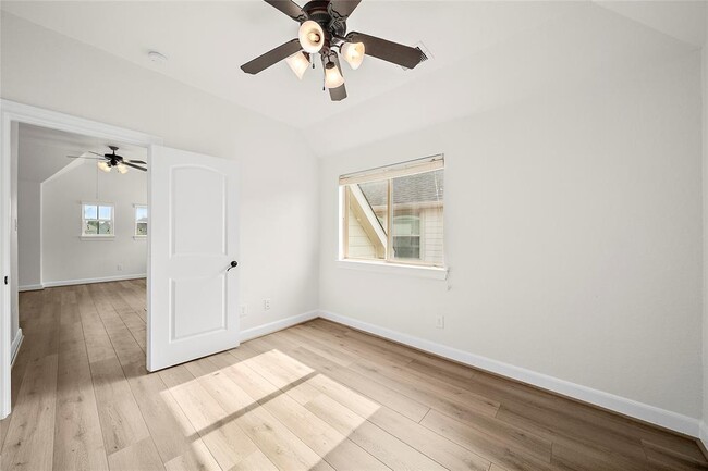 Building Photo - 26726 Longleaf Valley Dr