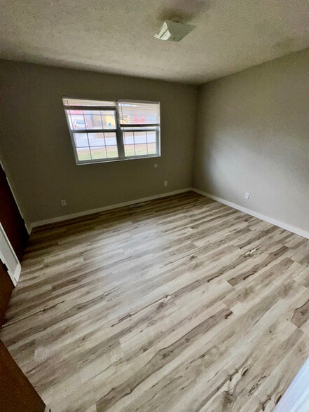 Building Photo - 1107 Becky Ln