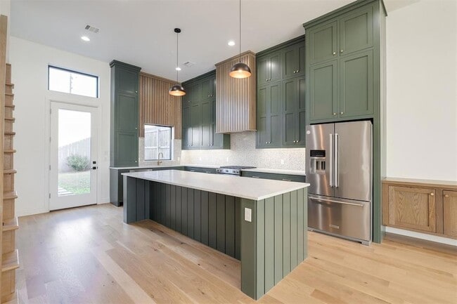 Building Photo - 827 NW 8th St