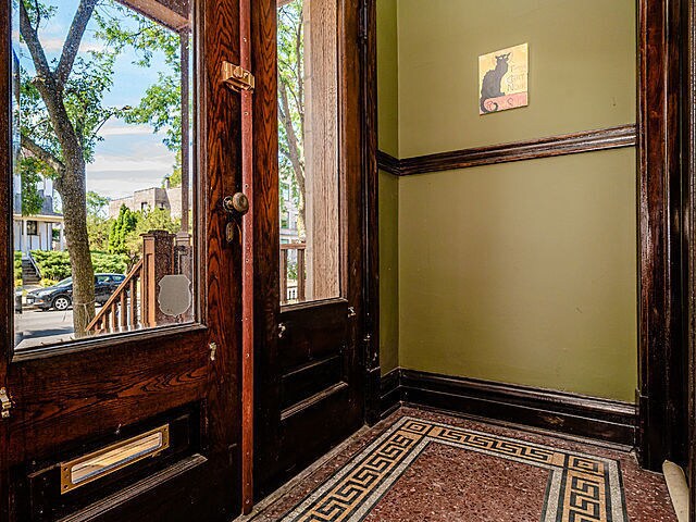 Building Photo - 2523 N Kimball Ave